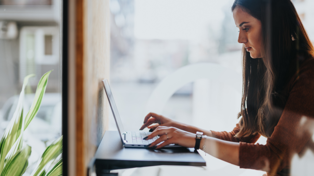 Meeting room management solutions for hybrid workplaces